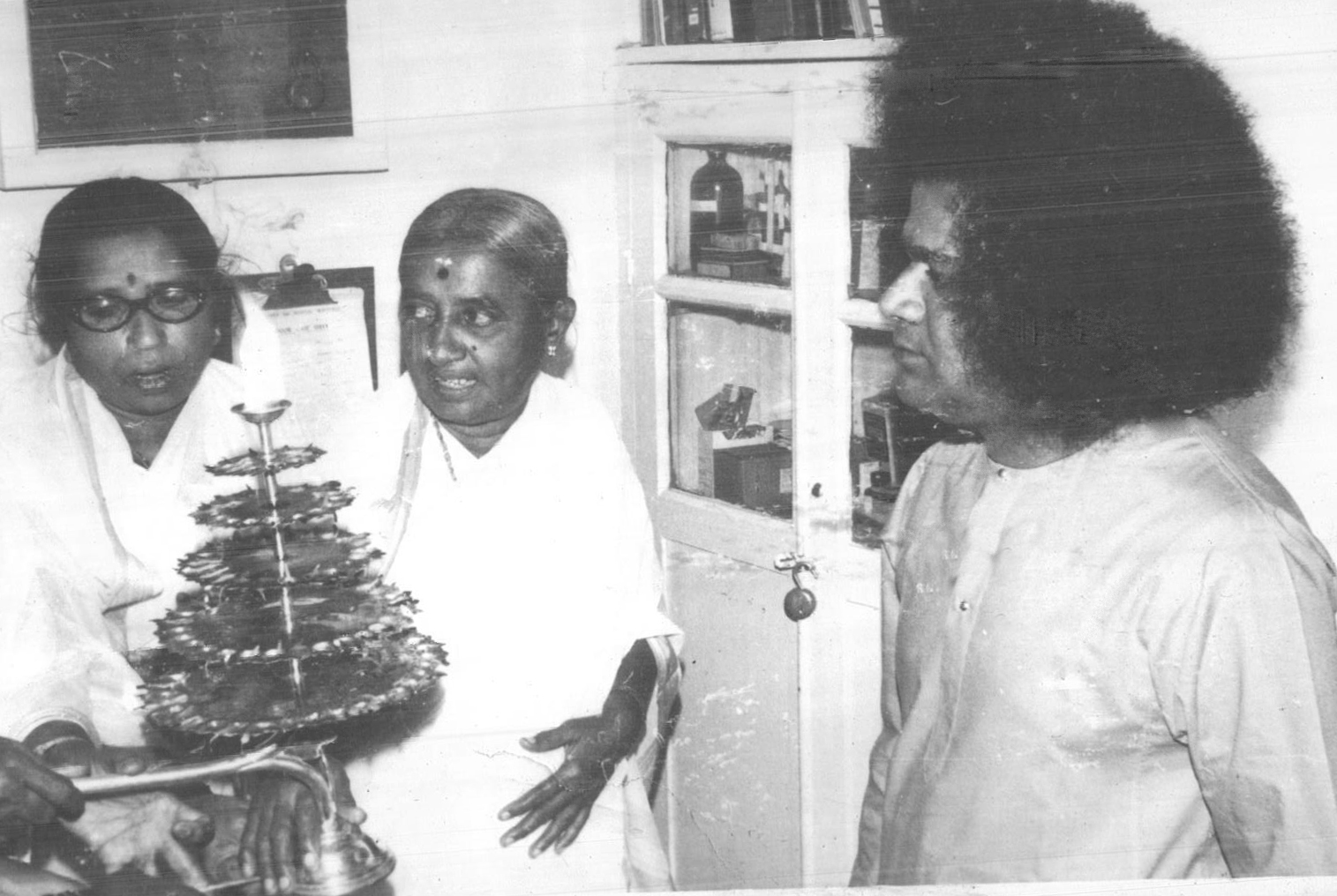 Staff offering aarthi