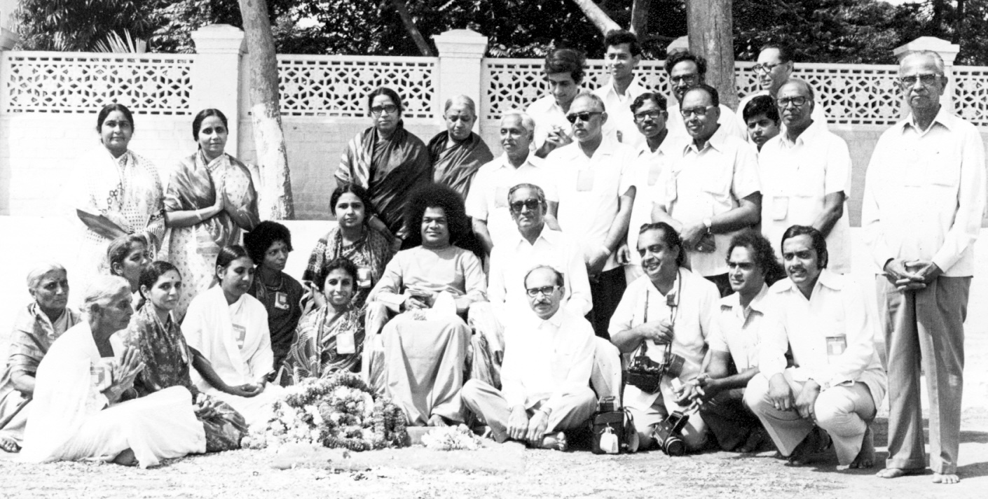 Group photograph with the hospital family